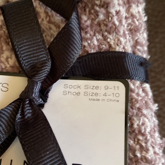 Woman’s plush socks new. - Picture 6 of 8